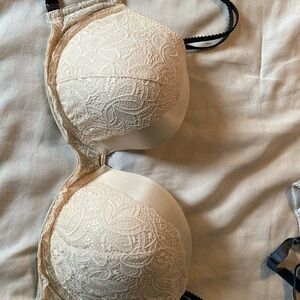 Victoria secret very sexy push up excellent condition ..